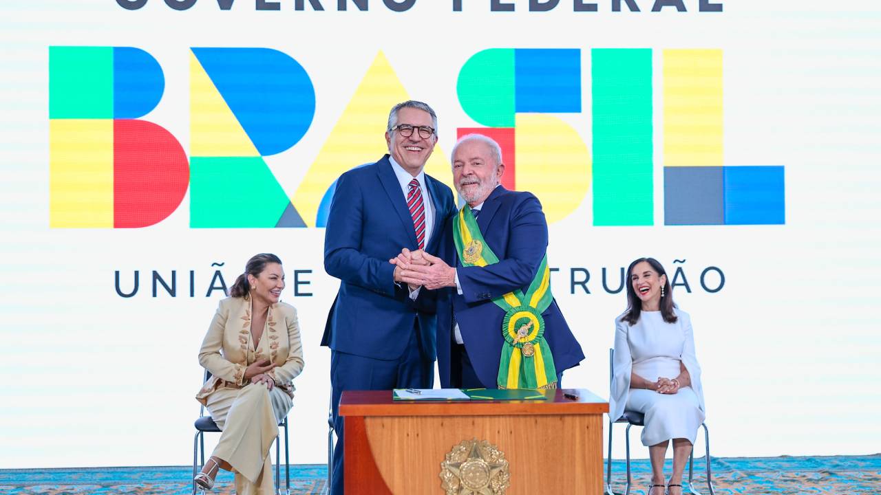 Presidente da República, Luiz Inácio Lula da Silva, durante posse de Alexandre Padilha como Ministro de Estado da Secretaria de Relações Institucionais da Presidência da República. Palácio do Planalto, Brasília - DF