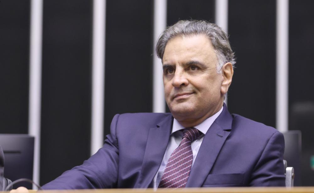 Aécio Neves: proposta de incorporação desrespeita história do PSDB