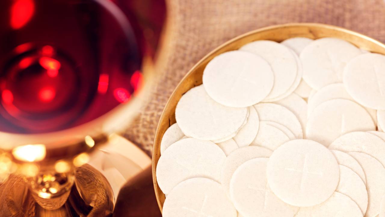 O vinho e a hóstia, símbolos da Eucaristia