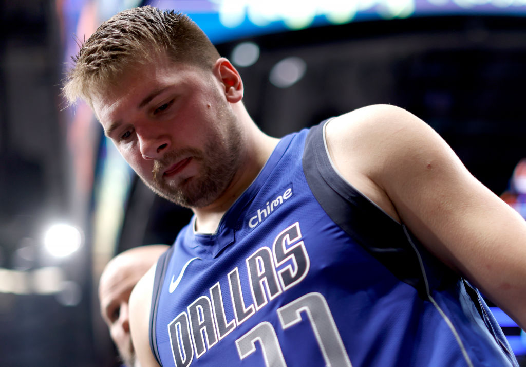 Luka Dončić foi negociado e deixará o Dallas Mavericks e jogará pelo Los Angeles Lakers