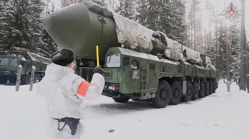 Rússia faz exercícios militares com míssil nuclear intercontinental Yars. 06/02/2025