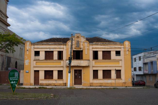 Prédios históricos da cidade de Bagé: região já foi muito rica, mas algumas das estruturas mostram falta de conservação