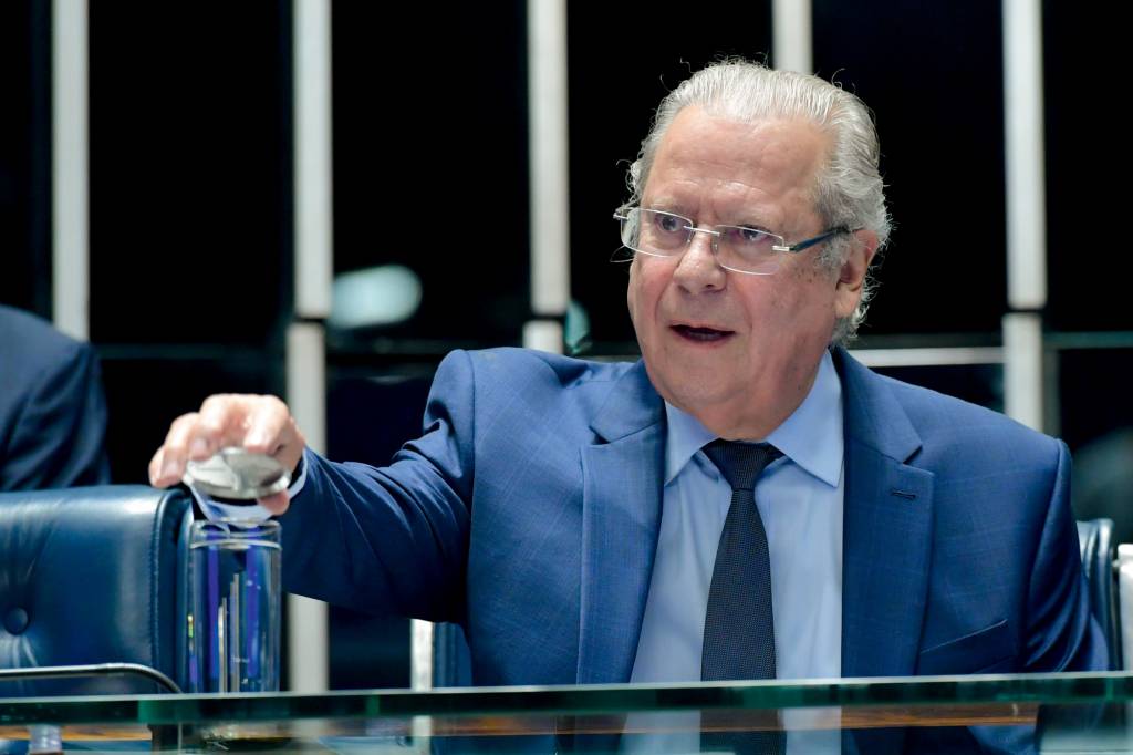 Sessão Especial – Celebração à Democracia Brasileira DÉJÀ-VU - Dirceu: o ex-ministro articula para voltar a dar as cartas no PT