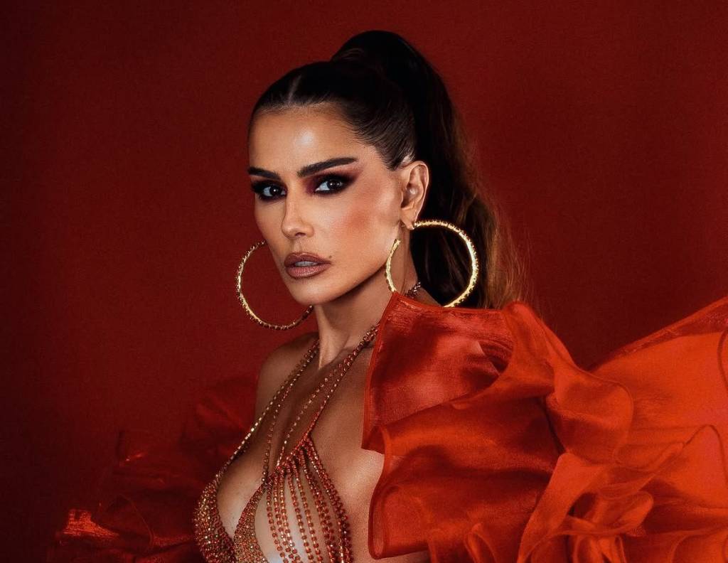 A fronteira do bom senso na sinceridade de Deborah Secco em temas sexuais