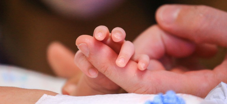 Saiba quando começa vacinação de gestantes contra vírus que põe bebês em risco
