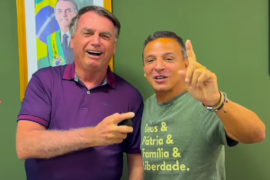 O ex-presidente Jair Bolsonaro e o senador Marcio Bittar, do Acre, nesta quinta-feira, em Brasília