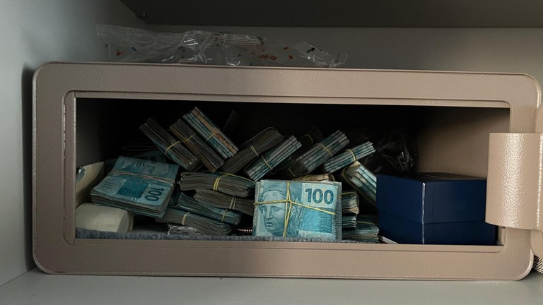 Dinheiro apreendido na operação desta sexta-feira