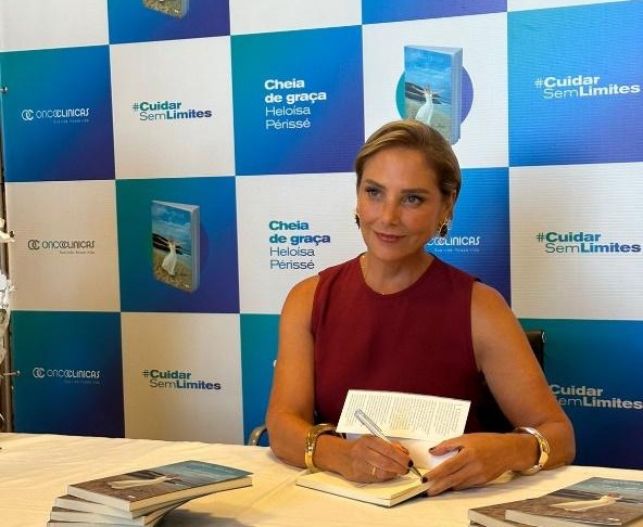 Heloisa Périssé durante lançamento do seu livro em Salvador