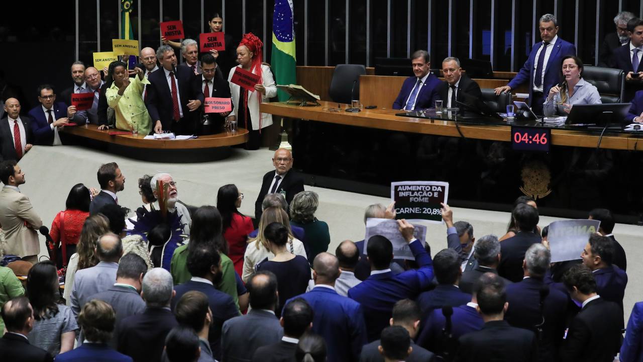 Brasília (DF), 19/02/2025 - Tumulto no plenário da Câmara entre deputados da direita e da esquerda. Foto: