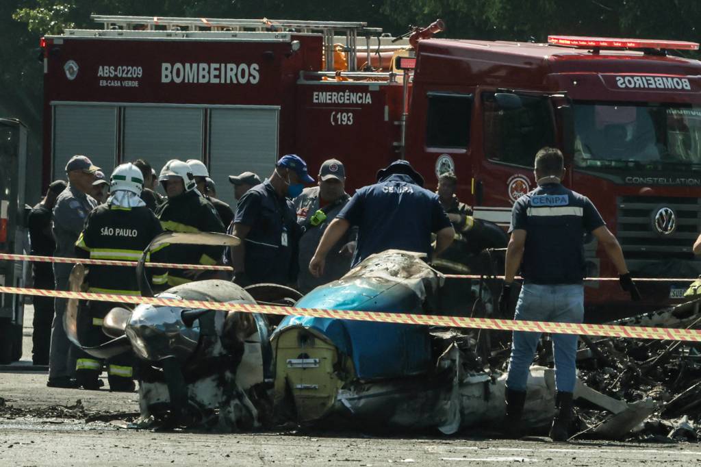 ‘Piloto morreu para salvar os outros’, diz testemunha de queda de avião