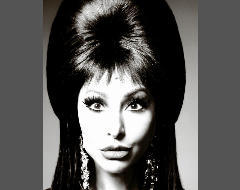 Sabrina Sato como Elvira na sua festa de 44 anos na Vila Isabel