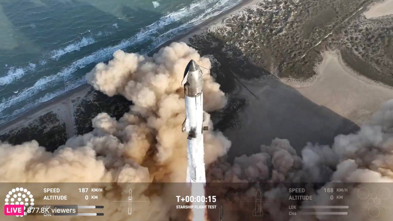 This screen grab from Space X live webcast shows SpaceX's Starship lifts off from Starbase near Boca Chica, Texas, on March 6, 2025, during its 8th test flight. SpaceX carried out another launch of its powerful Starship rocket on March 6 but quickly lost contact with the vessel as it roared over the Gulf of Mexico. "Can confirm we did lose contact with the ship. Unfortunately, this happened last time too," SpaceX official Dan Huot said, alluding to a launch in January in which the same upper stage of the rocket exploded over the Caribbean, raining debris. (Photo by SPACEX / AFP) / RESTRICTED TO EDITORIAL USE - MANDATORY CREDIT "AFP PHOTO / HANDOUT / SPACEX" - NO MARKETING NO ADVERTISING CAMPAIGNS - DISTRIBUTED AS A SERVICE TO CLIENTS