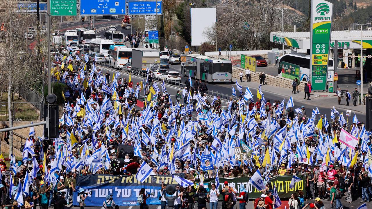 Israelenses protestam contra governo do primeiro-ministro israelense, Benjamin Netanyahu, em Jerusalém. 19/03/2025