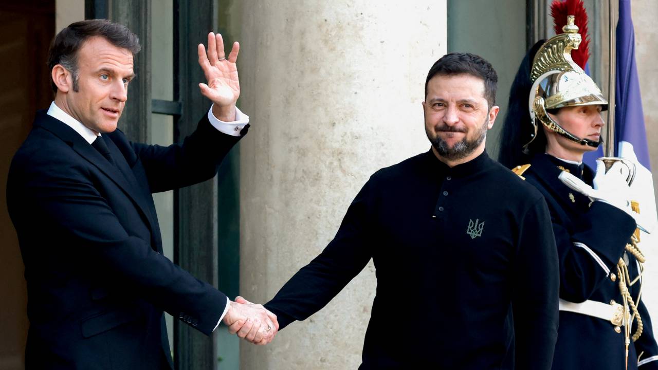 EM ALTA - Macron recebe Zelensky em Paris: aprovação de ambos subiu, embalada pela ideia de um inimigo comum