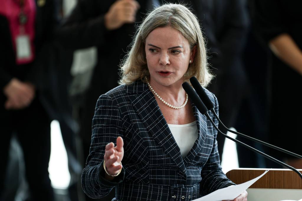 Um cacique petista, o discurso de Gleisi no Planalto e o Titanic