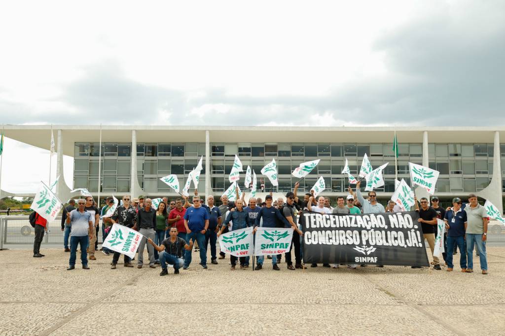 3-EMBRAPA—PROTESTO-a.jpg REAÇÃO - Protesto de servidores: prejuízos em todas as linhas de atuação
