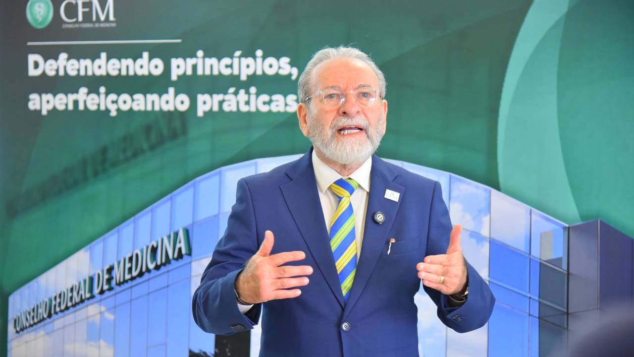 JOSÉ HIRAN GALLO - Estética: problema de saúde pública