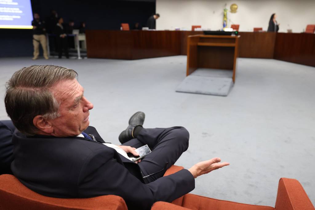 PGR pode decidir a qualquer momento sobre pedido de prisão de Bolsonaro