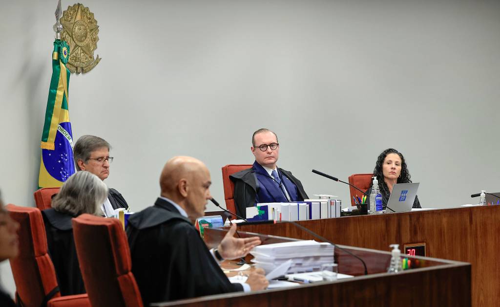 STF muda formato de depoimentos de réus do golpe e defesas questionam