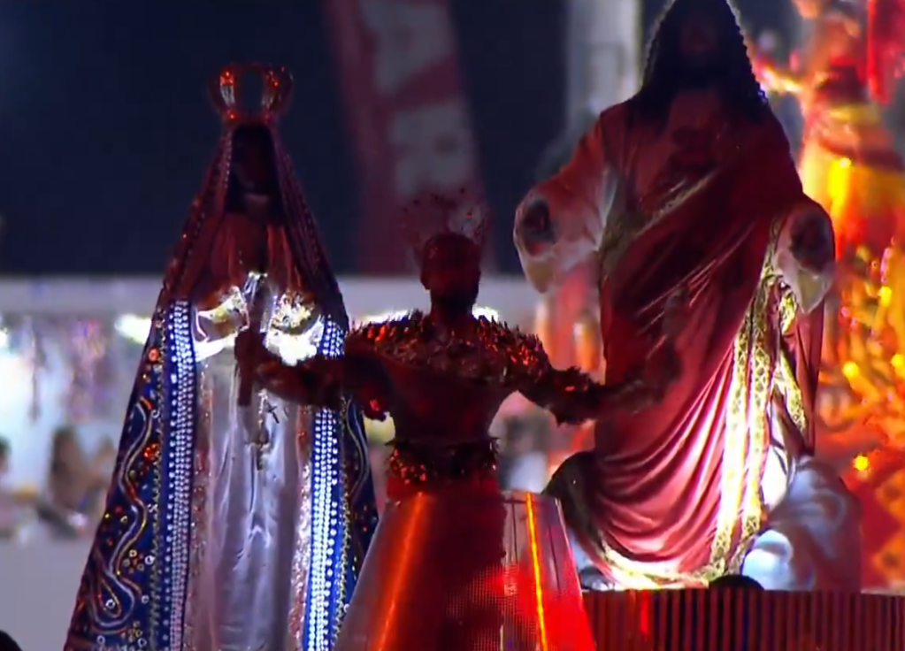 Nossa Senhora, Jesus e Xangô juntos provocam polêmica na Beija-Flor