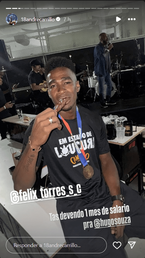 Stories de Andrre Carrillo com Feliz Torres afirmando que o defensor está 