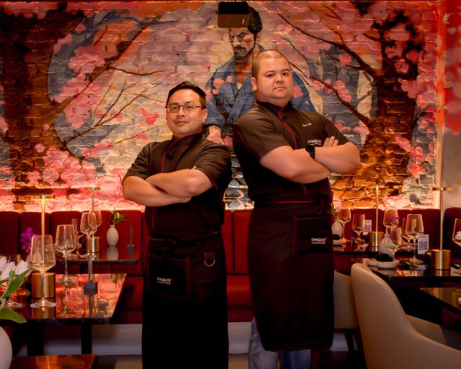 Chefs Omakase Nihon Os chefs Fabio Seidy e Favio Sato, do Omakase Nihon