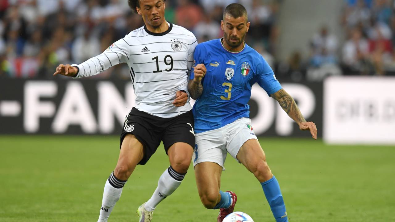 MOENCHENGLADBACH, GERMANY - JUNE 14: Leonardo Spinazzola of Italy in action during the UEFA Nations League League A Group 3 match between Germany and England at Borussia Park Stadium on June 14, 2022 in Moenchengladbach, Germany. (Photo by Claudio Villa/Getty Images)