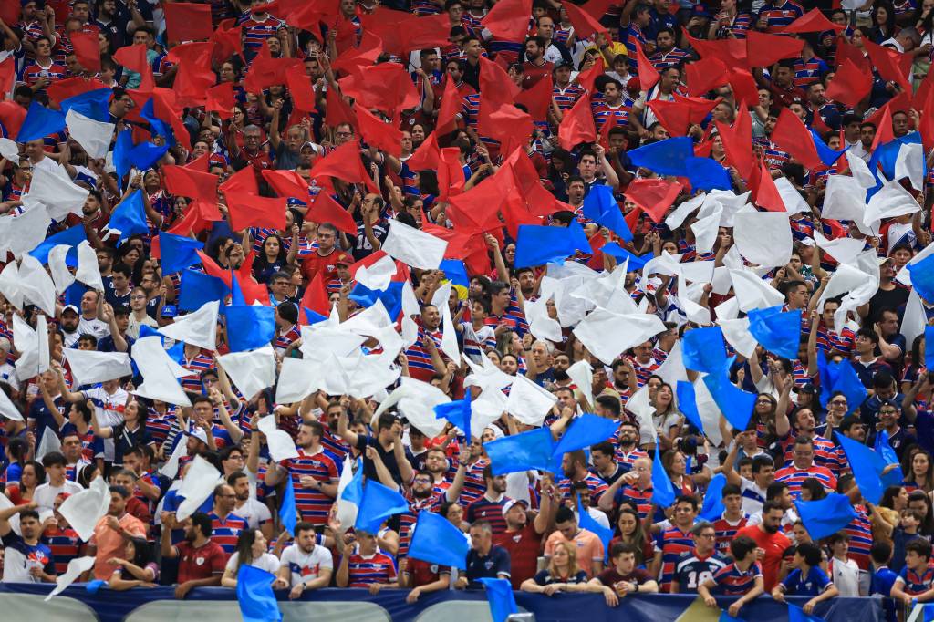 Fortaleza x Vasco no Brasileirão: onde assistir, horário e escalações