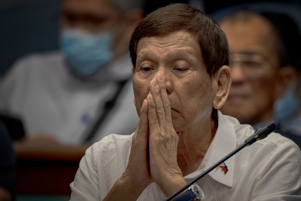 Preso por crimes contra humanidade, ex-presidente das Filipinas vence eleição para prefeito