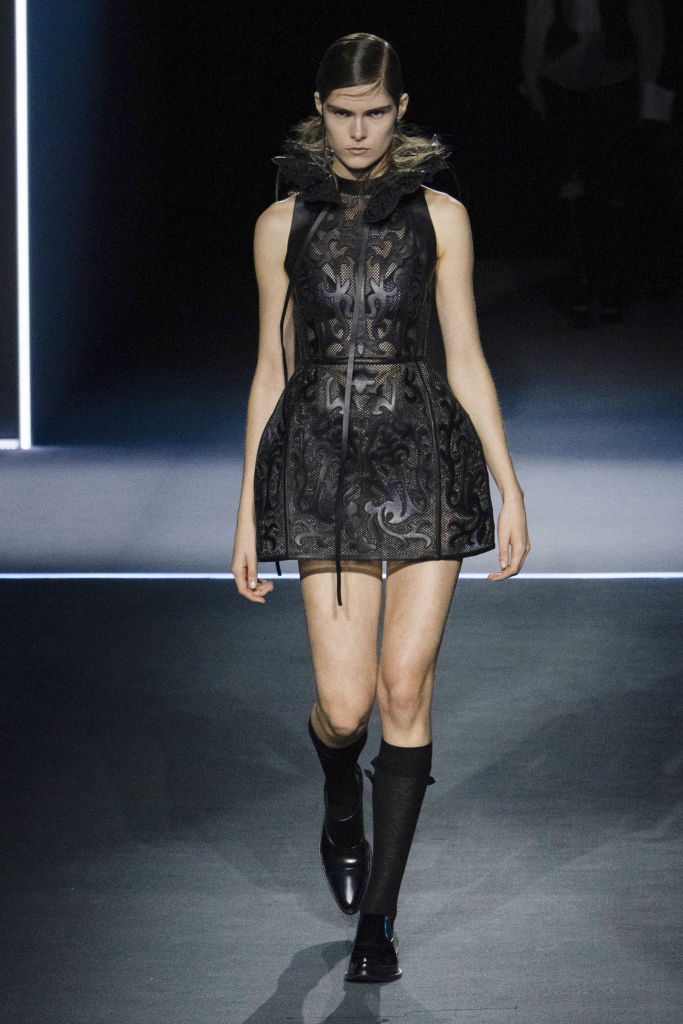Dior: vestidos estruturados com inspiração na era medieval