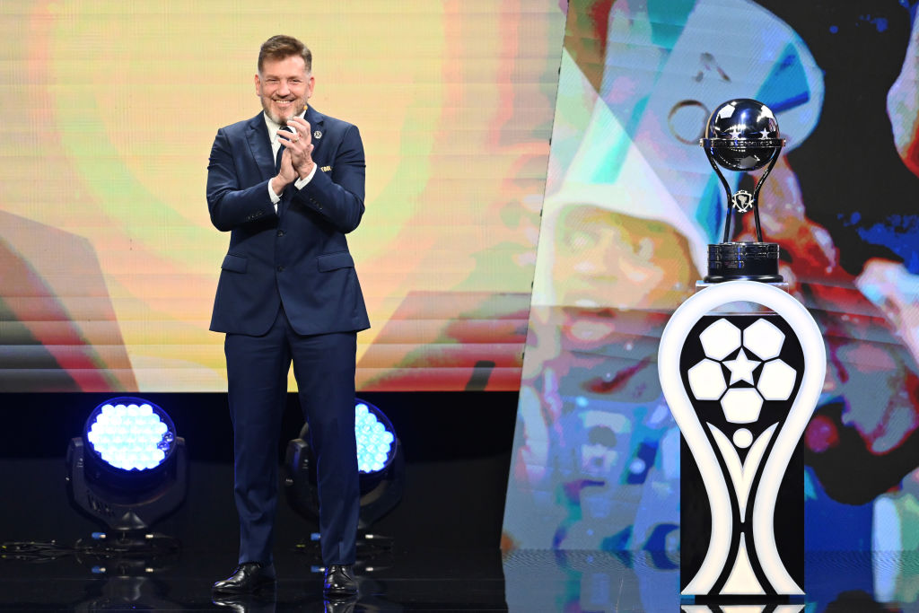 Instituto brasileiro pede à Fifa expulsão de chefe da Conmebol por racismo