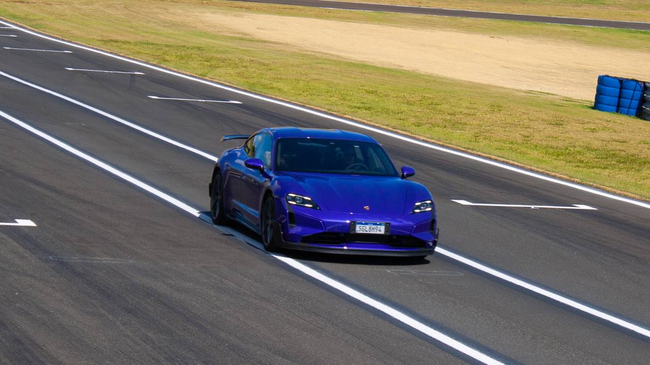 Novo Porsche Taycan Turbo GT é o carro elétrico mais potente à venda no Brasil