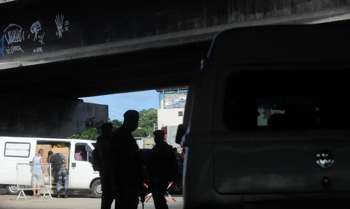 Operação da polícia militar contra o crime organizado