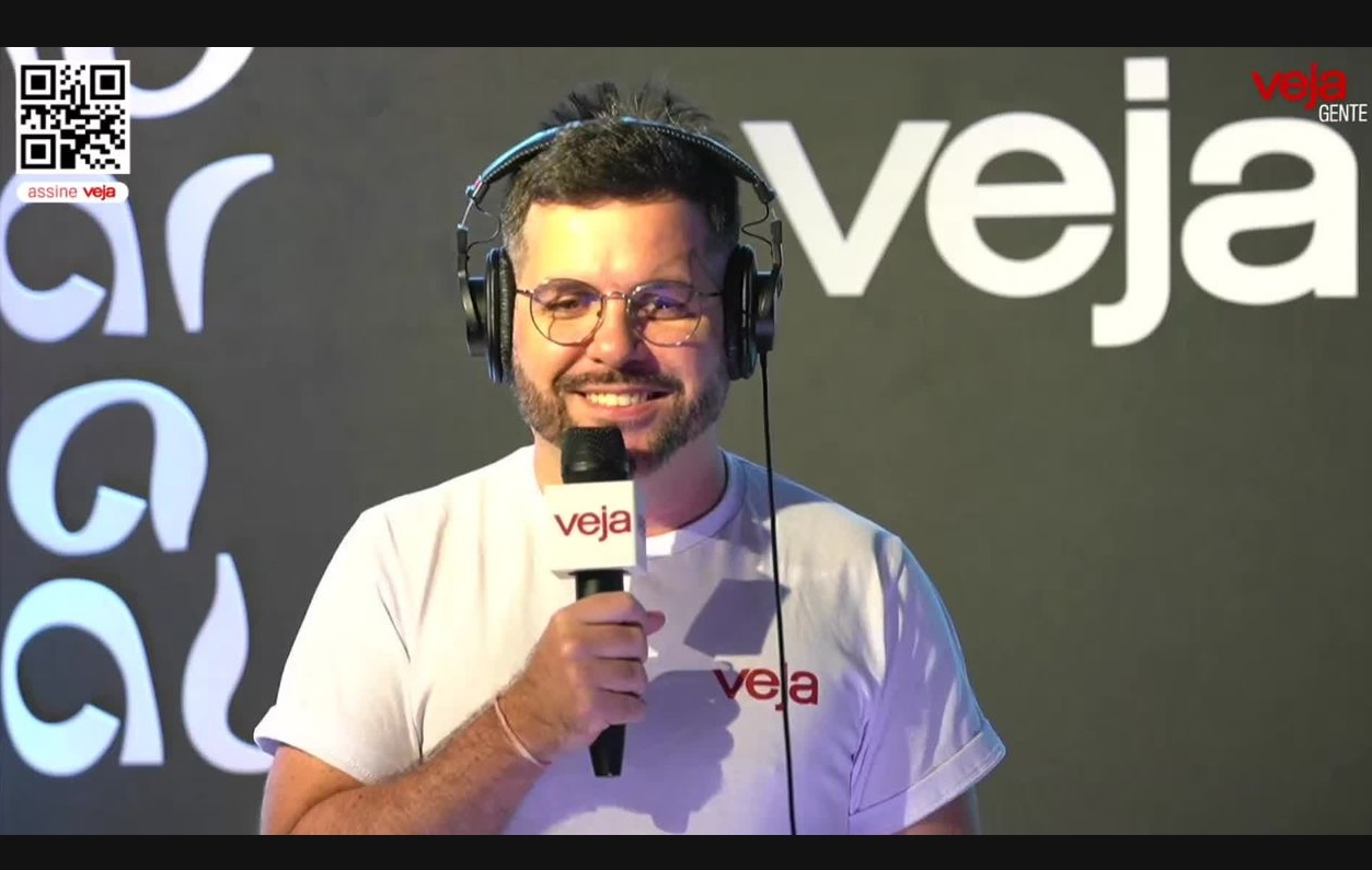 Acompanhe ao vivo a primeira noite de desfiles do...