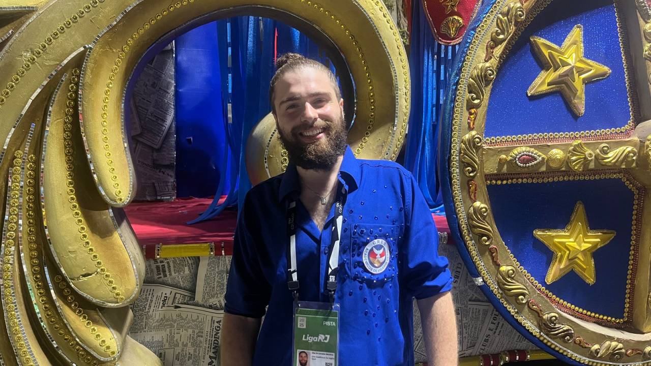 Alex Carvalho, carnavalesco da Acadêmicos de Vigário Geral, da Série Ouro do Carnaval do Rio