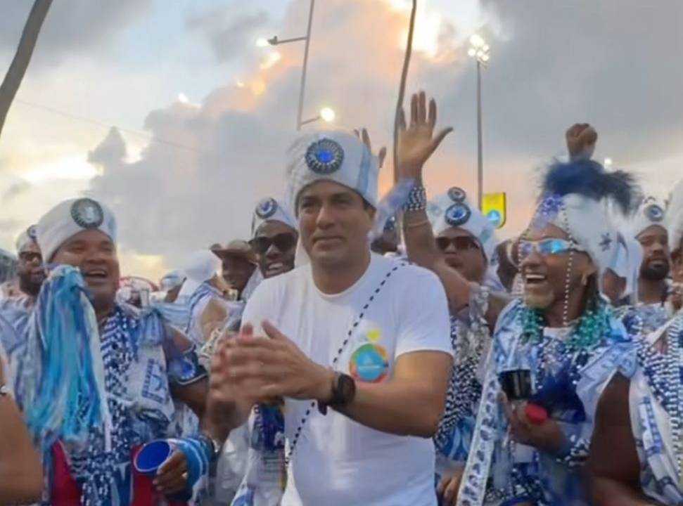 Bruno Reis, prefeito de Salvador, no Afoxé Filhos de Gandhy: ele entrou na disputa com Rio e SP sobre maior carnaval