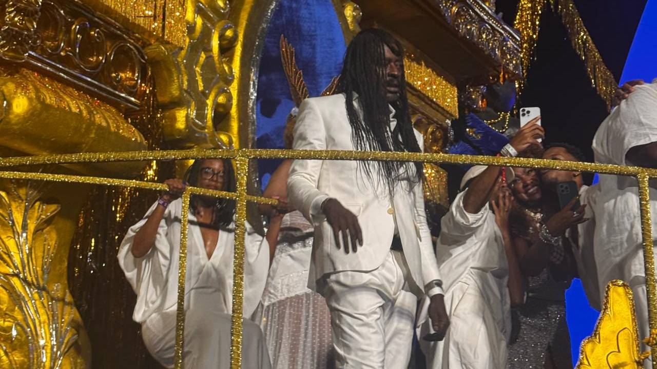 Seu Jorge em desfile da Portela em homenagem a Milton Nascimento, na Sapucaí. 04/03/2025