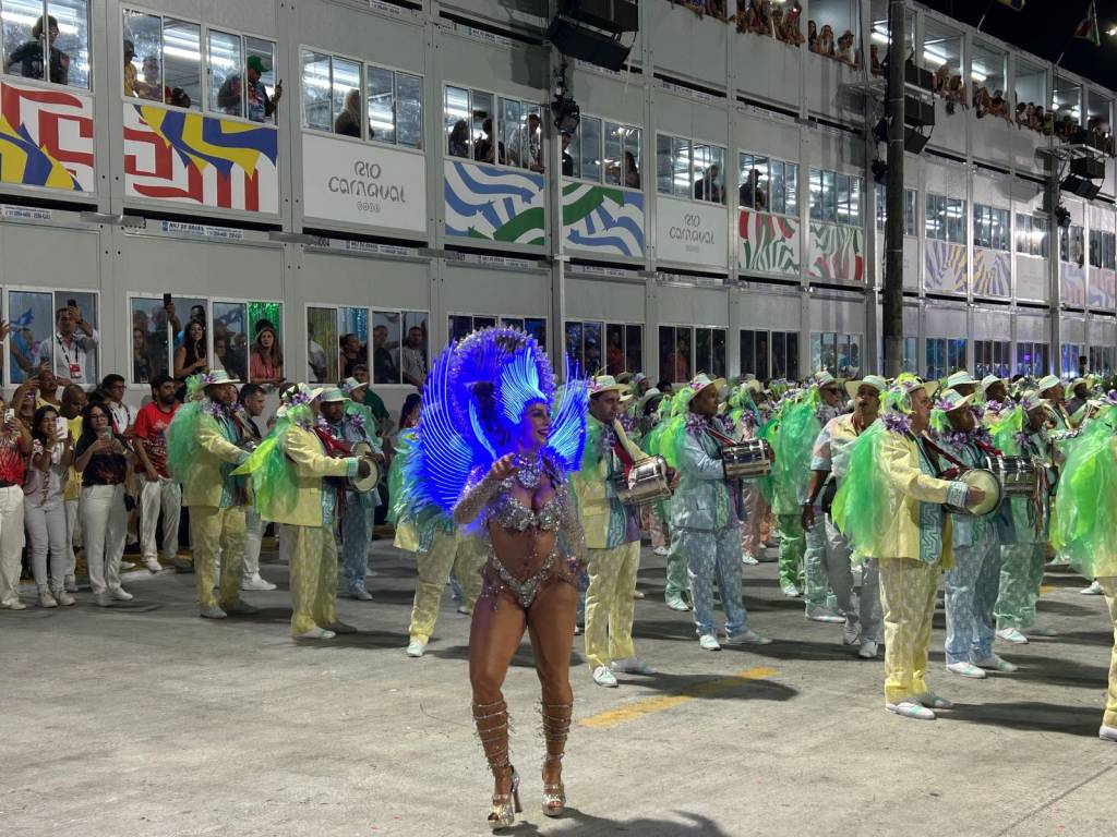 A emoção de Paolla Oliveira em último desfile na Sapucaí