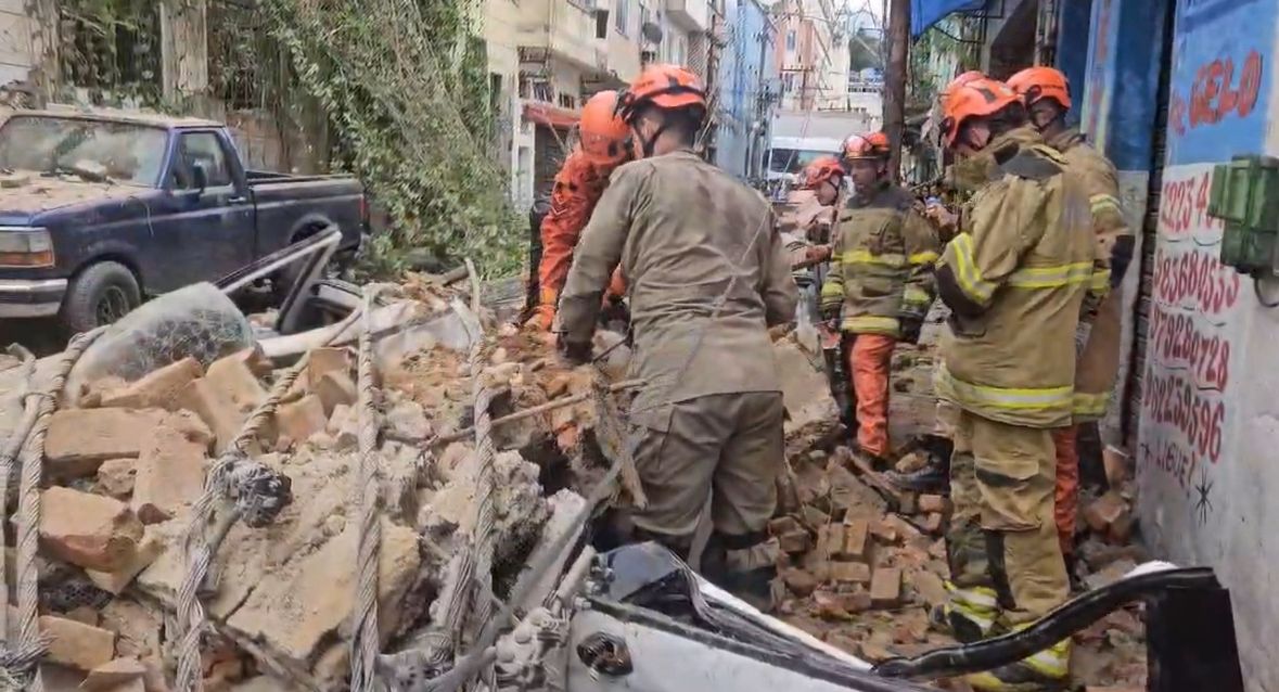 Mais um imóvel desabou no Centro do Rio na tarde desta quinta, 20.