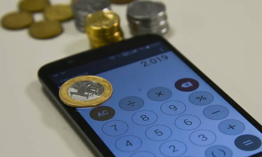 Inflação pode levar salário mínimo de 2027 para perto de R$ 1.750