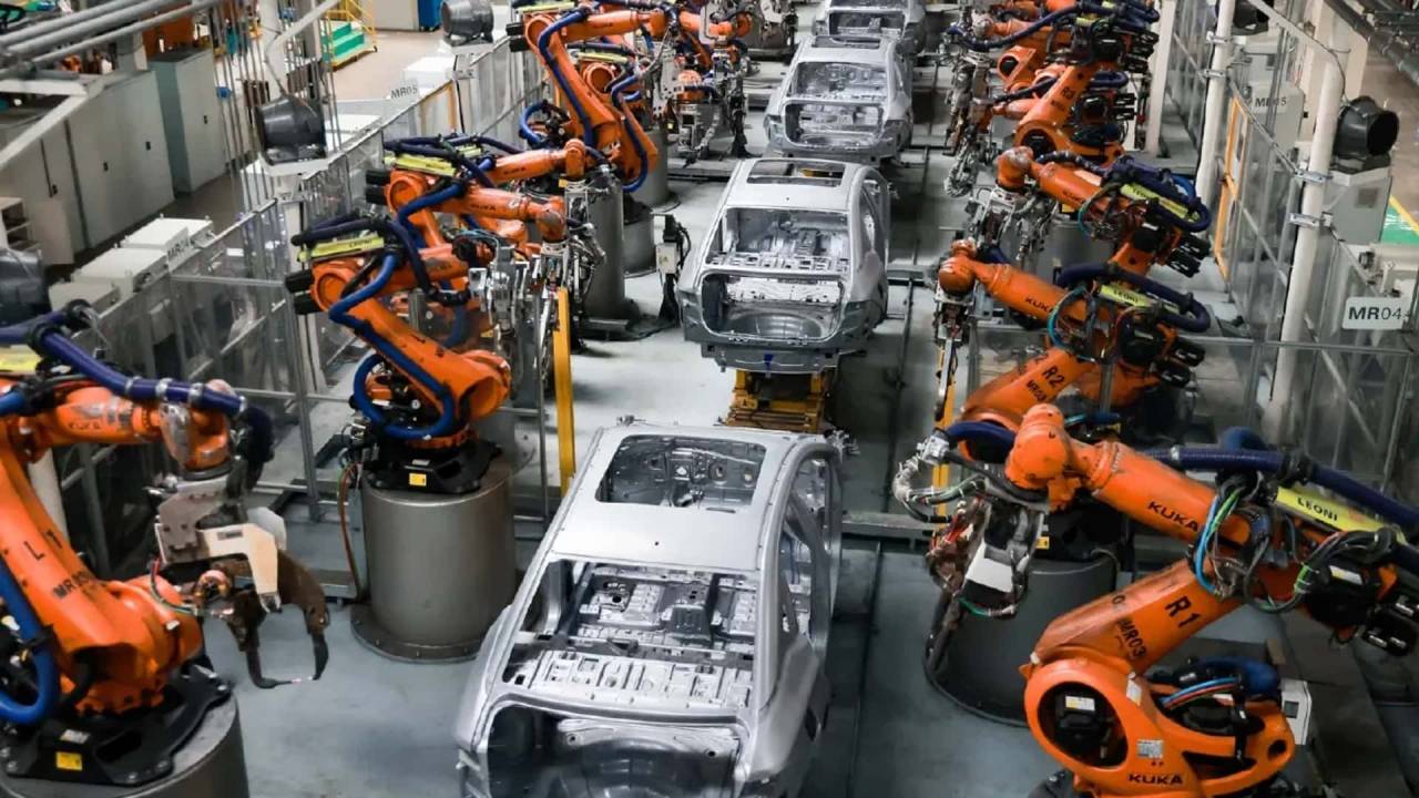 Linha de produção da GAC Aion em Guangzhou, na China, considerada uma Fábrica Farol