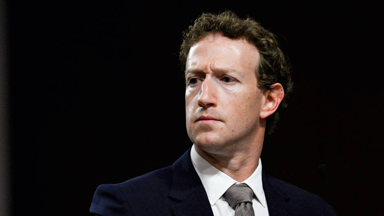 CONFISSÃO - Zuckerberg: em e-mail, ele disse que comprar concorrentes é mais fácil do que competir