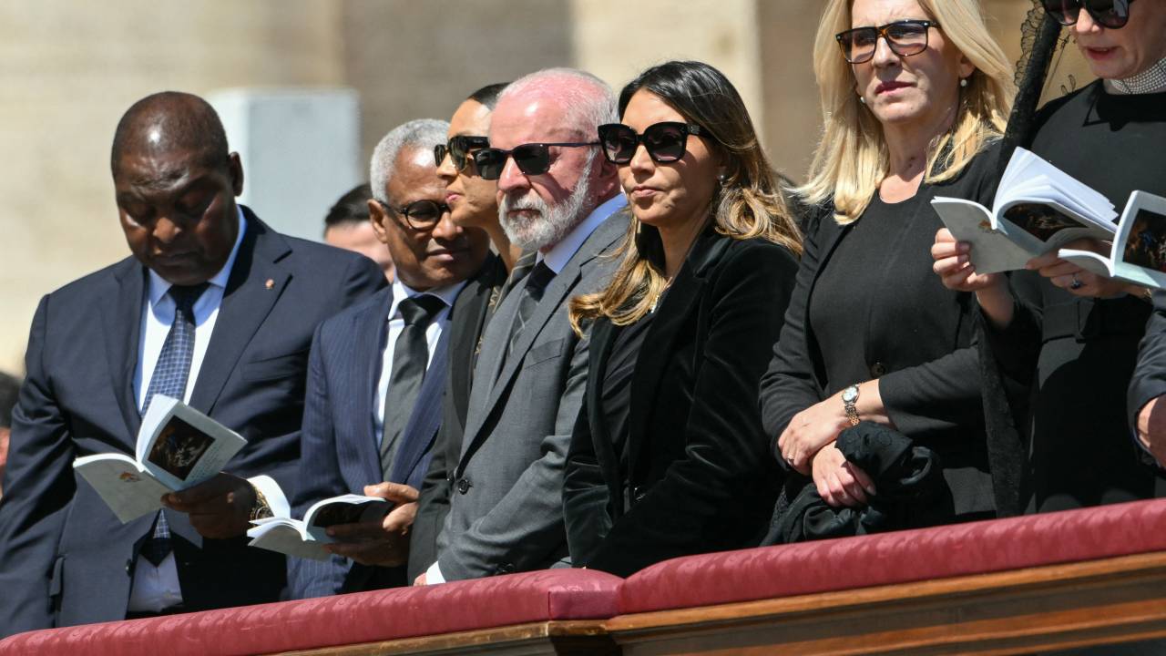Lula e Janja durante o funeral do papa Francisco