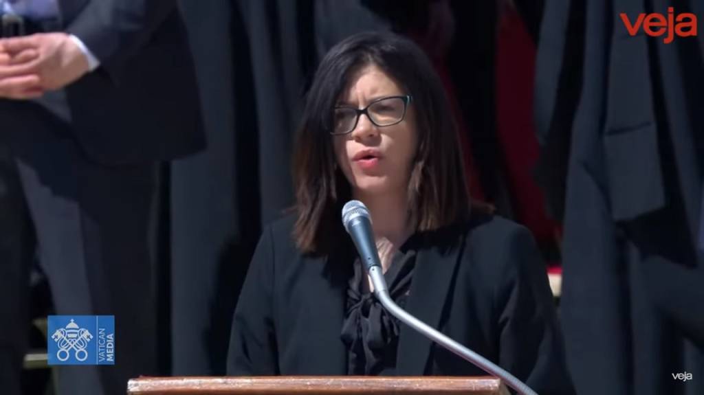 Brasileira lê Oração Universal durante funeral do papa Francisco; assista