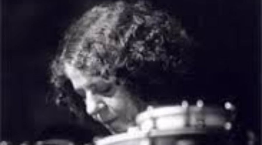 A cantora e compositora Cristina Buarque, irmã mais nova de Chico Buarque