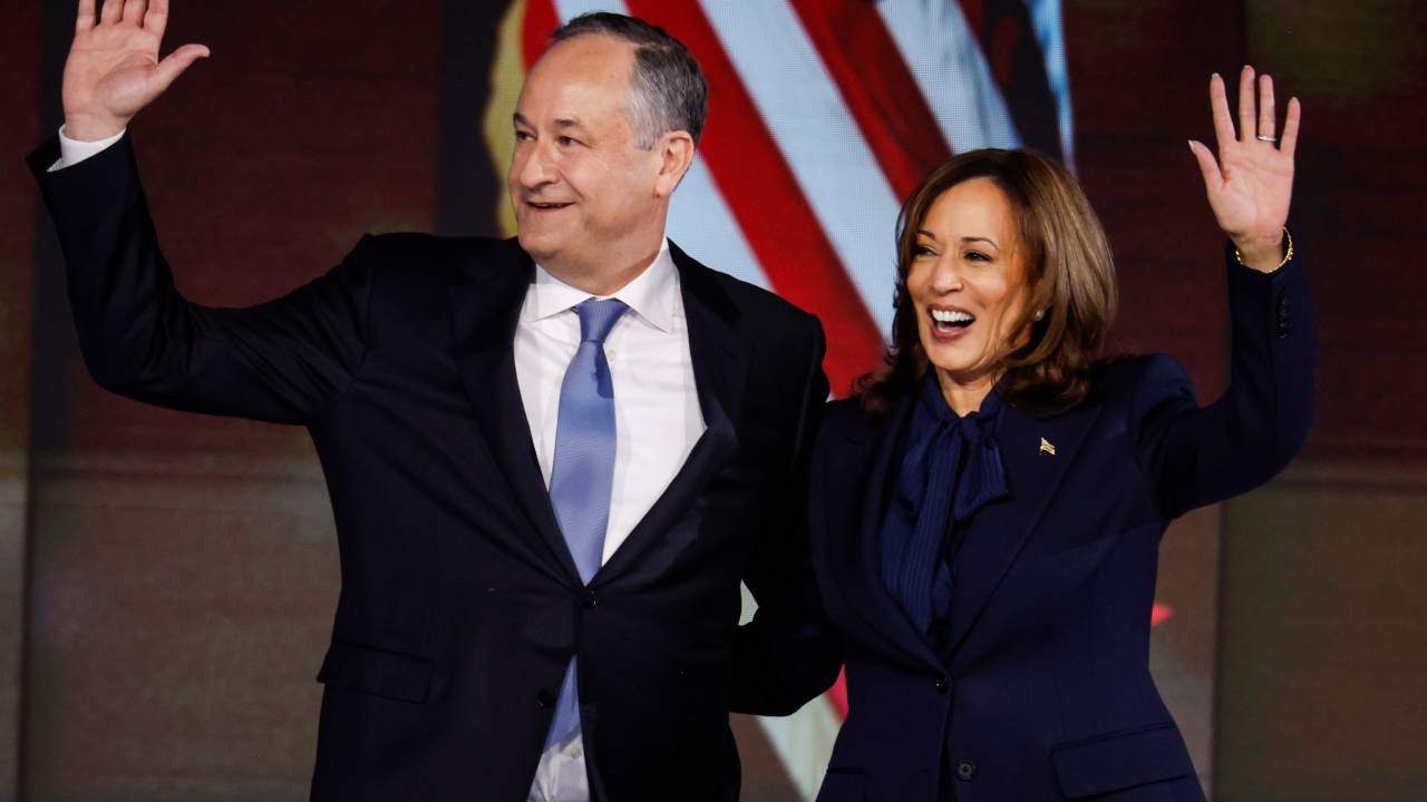 Doug Emhoff e Kamala Harris. 22/08/2024