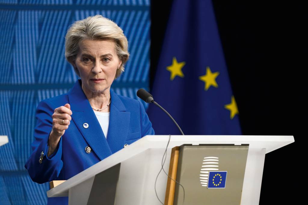 GettyImages-2190744214.jpg PONDERAÇÃO - Ursula von der Leyen: a União Europeia reagiu e recuou ante as tarifas americanas