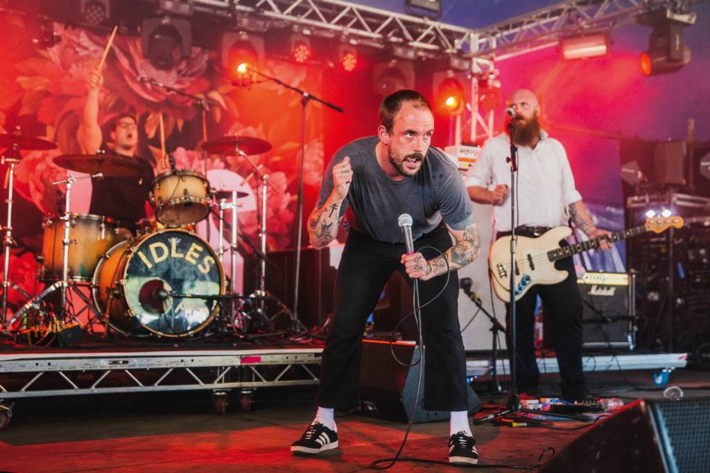GettyImages-839633042.jpg INSPIRAÇÃO PUNK - Idles: som sujo e sem afetação dos britânicos tem conquistado fãs ao redor do mundo