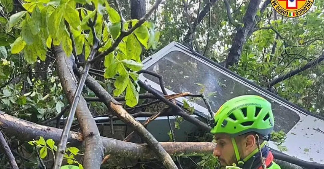 Queda de teleférico deixa quatro mortos na Itália