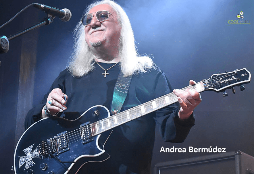 O guitarrista Andrea Bermúdez, do Uriah Heep